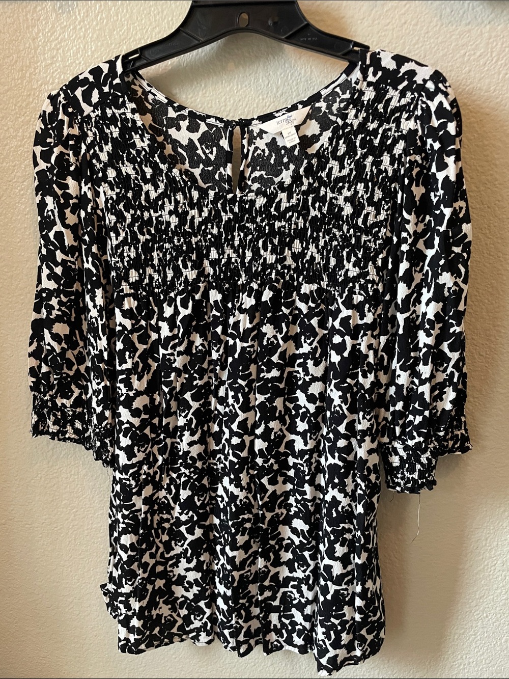 Terra & Sky Black and White Smocked Peasant Blouse